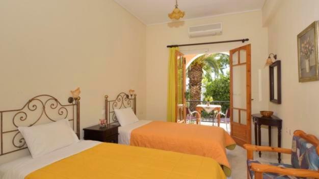 Loukas Inn Family Resort Keri Ngoại thất bức ảnh